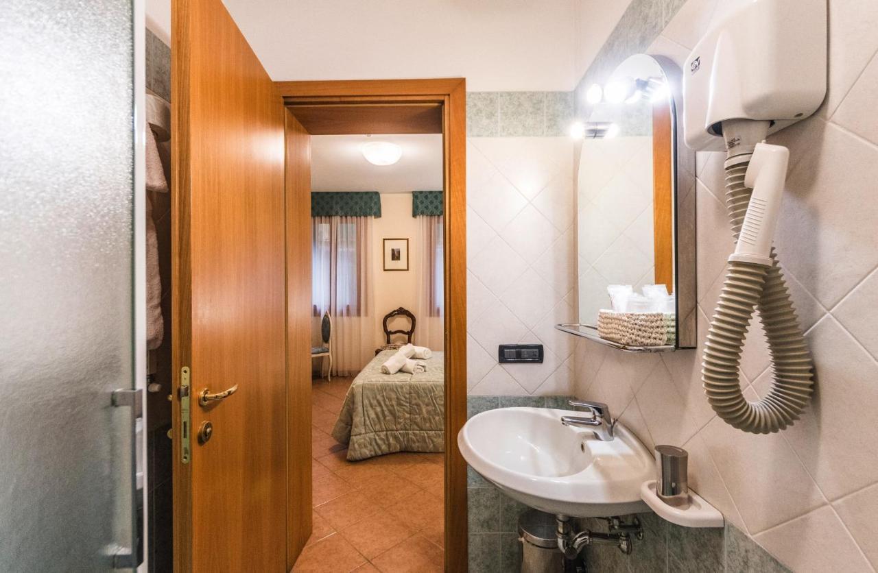 Ca' Leon D'oro 3* Veneza